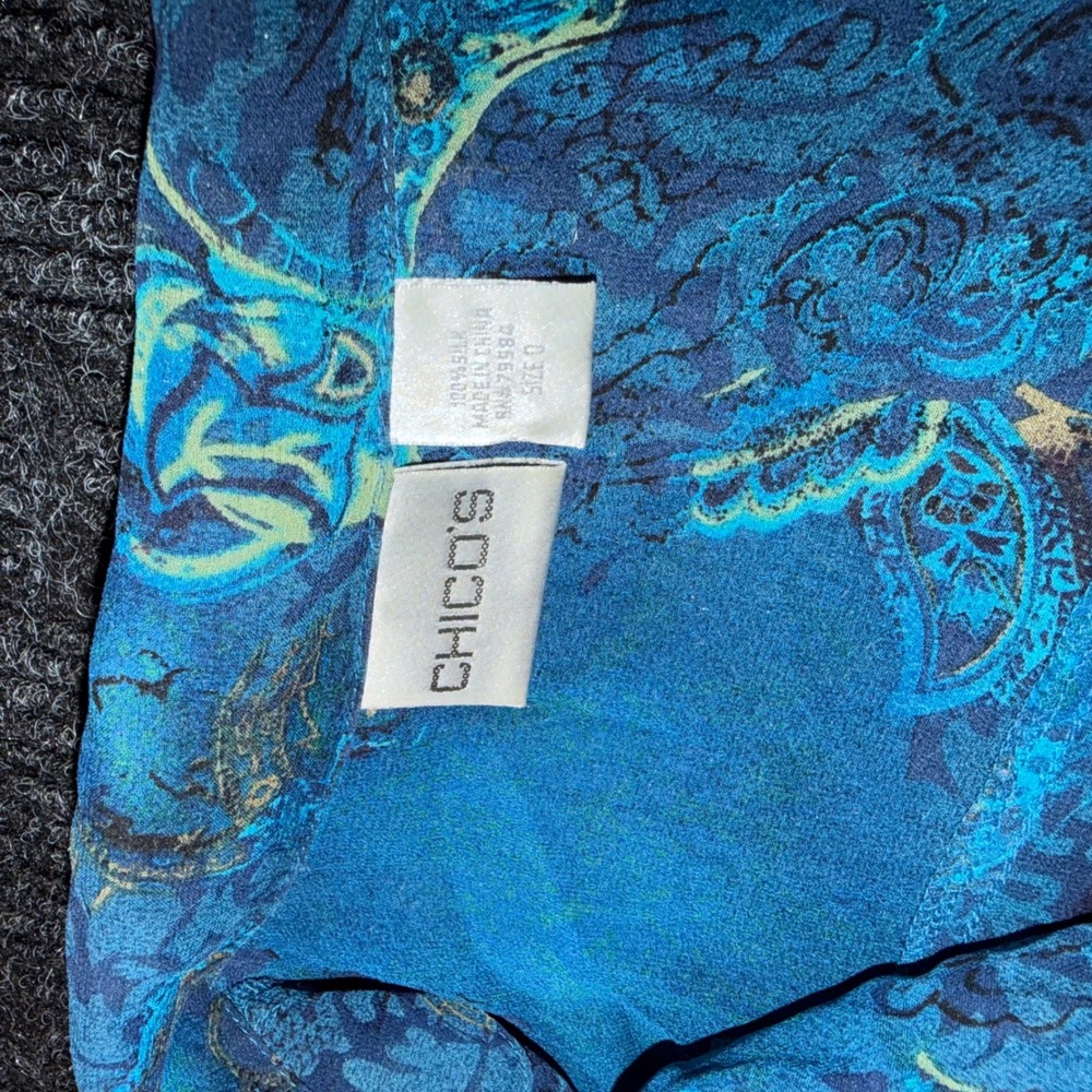 Chicos Silk Blue Paisley Sheer Button Up Blouse Top Size 0 Small - Picture 4 of 8